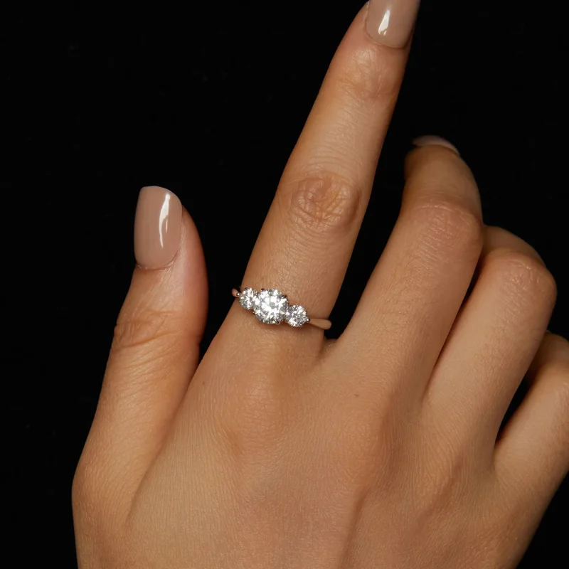 (zdjęcie do) Pierścionek PANDORA Style Romantic 1-karatowy Moissanite (z jednym certyfikatem) - Wyświetl 4
