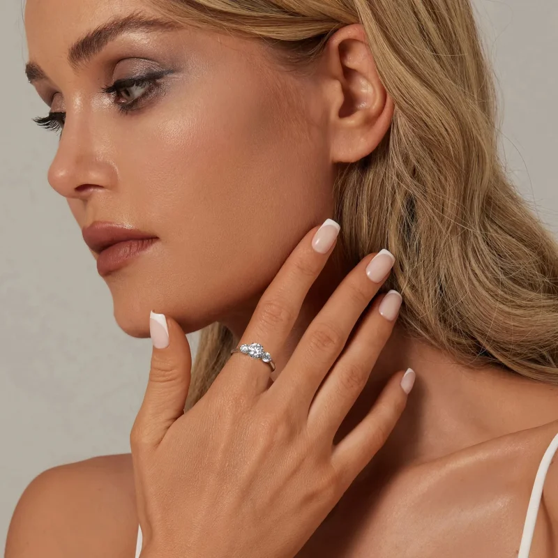 (zdjęcie do) Pierścionek PANDORA Style Romantic 1-karatowy Moissanite (z jednym certyfikatem) - Wyświetl 6