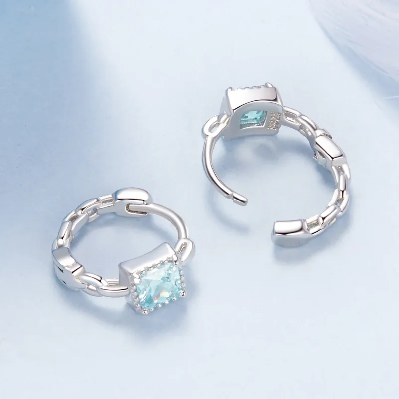 (zdjęcie do) Kolczyki PANDORA Style Navy Princess Square - BSE1100 - Wyświetl 3