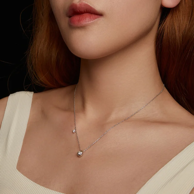 (zdjęcie do) Naszyjnik typu drop z moissanitem o masie 0,5 ct w stylu PANDORA (z jednym certy - Wyświetl 8