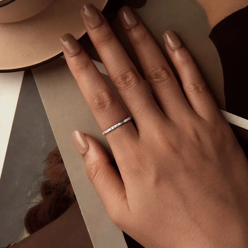 (zdjęcie do) PANDORA Style Lśniący diamentowy mały pojedynczy pierścionek - BSR578 - Wyświetl 4