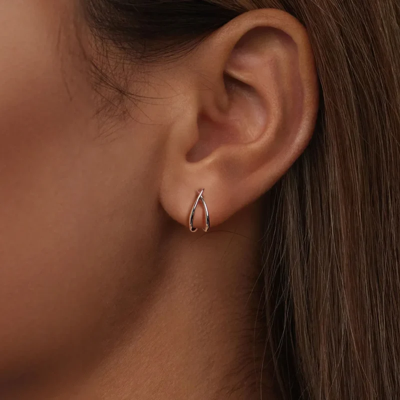 (zdjęcie do) PANDORA Style Wykwintna srebrna klamra do ucha - BSE1053 - Wyświetl 6