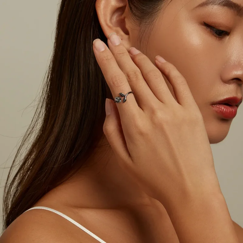(zdjęcie do) Pierścionek otwarty PANDORA Style Black Rose - BSR239 - Wyświetl 8