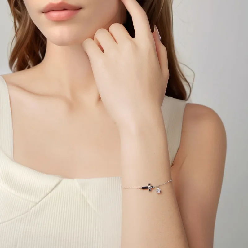 (zdjęcie do) Pandora Style Starlight Cross Bransoletka z 925 Srebra Próby z Cyrkoniami - Plat - Wyświetl 6