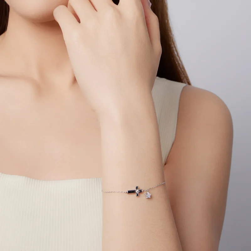 (zdjęcie do) Pandora Style Starlight Cross Bransoletka z 925 Srebra Próby z Cyrkoniami - Plat - Wyświetl 7