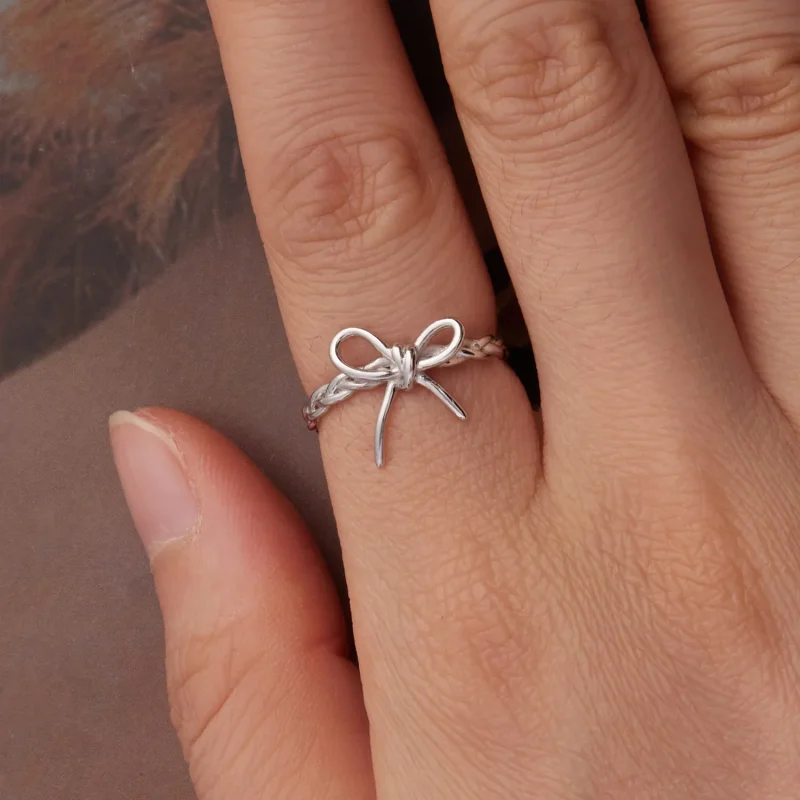 (zdjęcie do) Pandora Style 925 Srebrna Pierścionek Otwarty z Plecioną Kokardą - Platynowany - - Wyświetl 4
