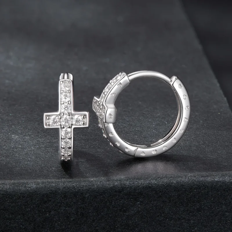 (zdjęcie do) Pandora Style 925 Srebrne Kolczyki Obręczowe z Krzyżem i Moissanitem z Certyfika - Wyświetl 2