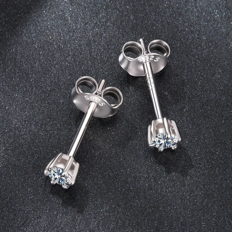 (zdjęcie do) Pandora Style Kolcowe Kolczyki z Moissanitem z 6 Zaczepami, Platerowane Platyną - Wyświetl 3