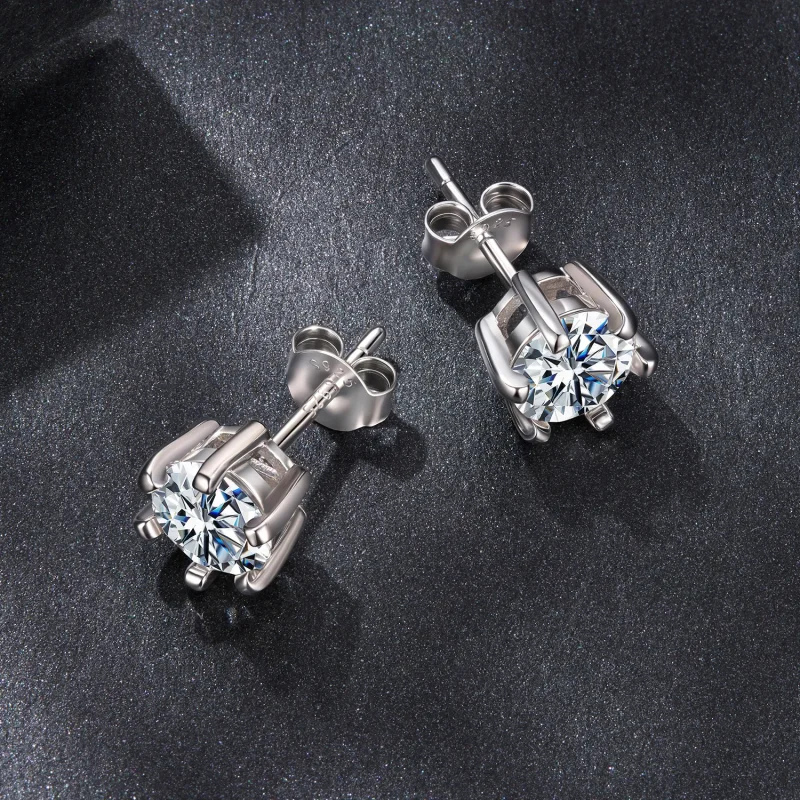 (zdjęcie do) Pandora Style Kolcowe Kolczyki z Moissanitem z 6 Zaczepami, Platerowane Platyną - Wyświetl 3