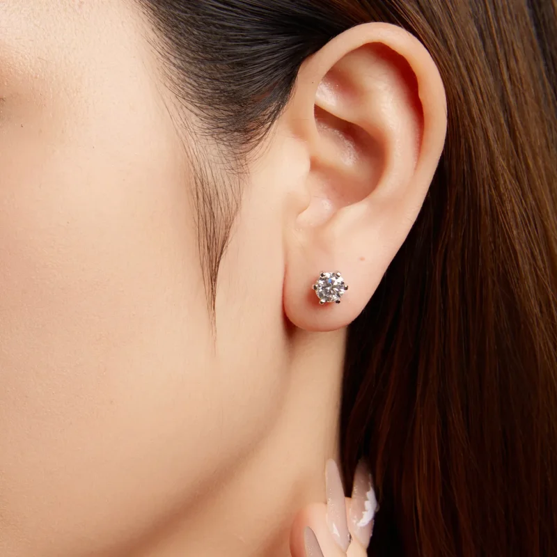 (zdjęcie do) Pandora Style Kolcowe Kolczyki z Moissanitem z 6 Zaczepami, Platerowane Platyną - Wyświetl 10