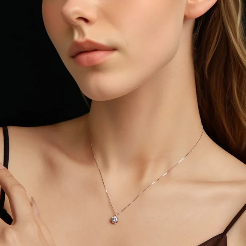 (zdjęcie do) Naszyjnik Pandora Style-Inspired z Moissanitem w kształcie pąka kwiatu, 925 sreb - Wyświetl 4