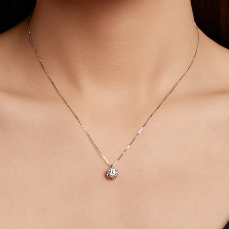 (zdjęcie do) Naszyjnik Pandora Style-Inspired z Moissanitem w kształcie pąka kwiatu, 925 sreb - Wyświetl 7