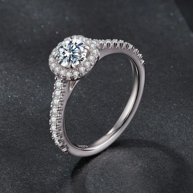 (zdjęcie do) Pierścionek zaręczynowy z moissanitem w stylu Pandora z kwadratową halo - 925 sr - Wyświetl 2