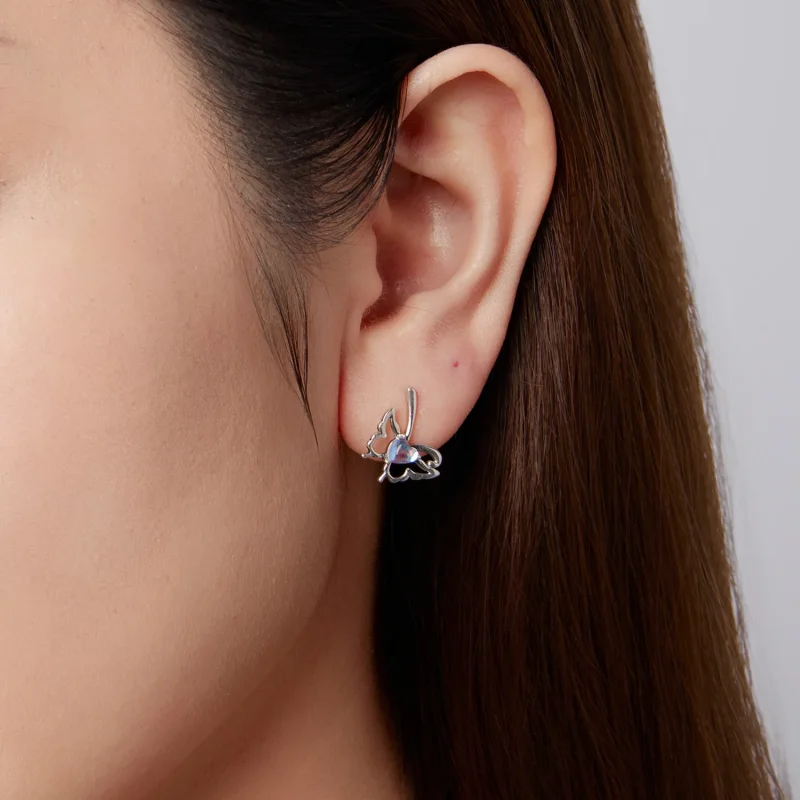 (zdjęcie do) Pandora Style 925 Srebrne Oksydowane Kolczyki Słupki z Motylem i Kamieniem Księż - Wyświetl 9
