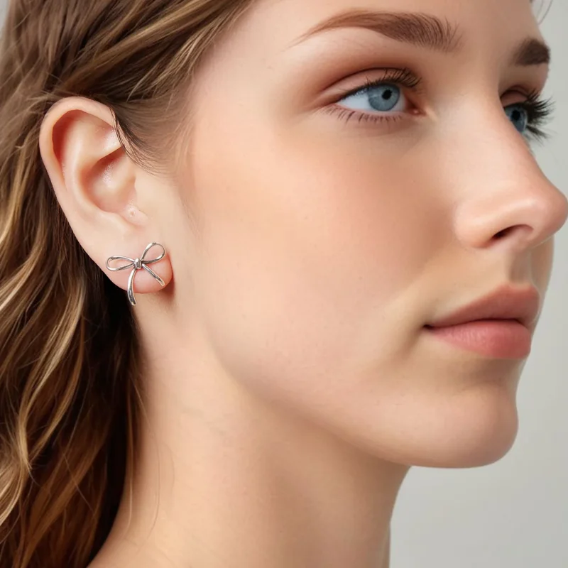 (zdjęcie do) Pandora Style 925 Srebro Próby 925 Oksydowane Kolczyki Słupki z Motywem Kokardy - Wyświetl 8