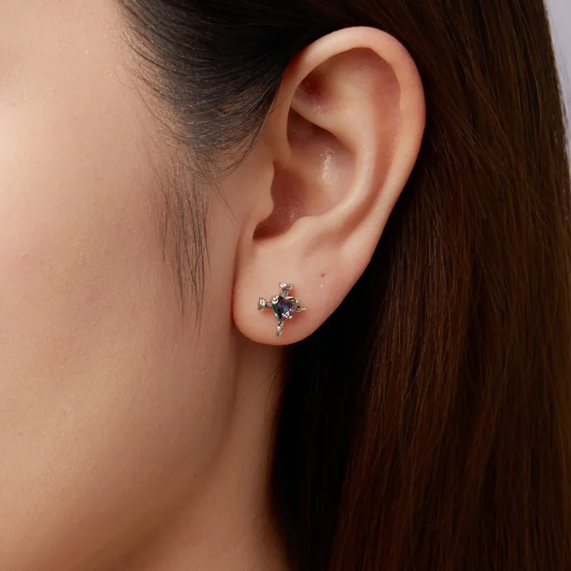 (zdjęcie do) Pandora Style 925 Srebrne Kolczyki Półśrubkowe z Krzyżem ze Szkłem i Oksydacją - - Wyświetl 9