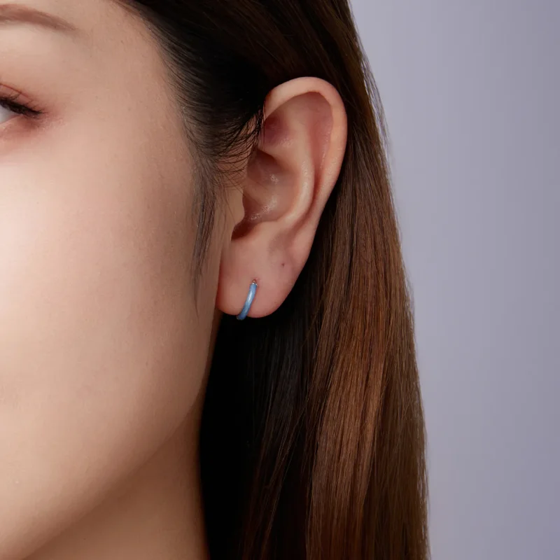 (zdjęcie do) Pandora Style 925 Srebrne Kolczyki z Niebieską Emalią i Efektem Utlenienia - SCE - Wyświetl 9