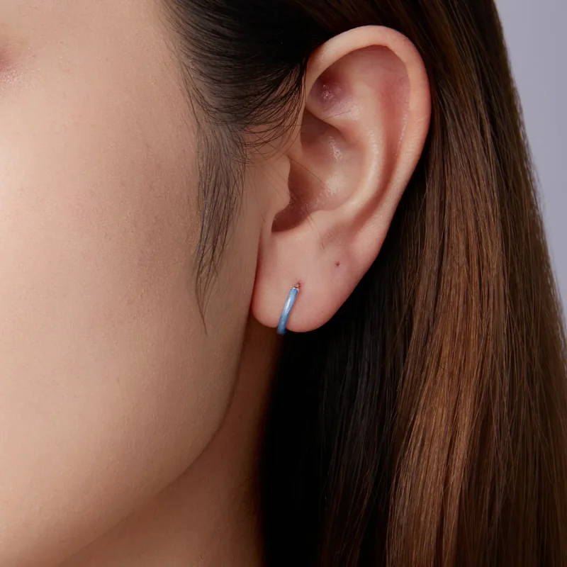 (zdjęcie do) Pandora Style 925 Srebrne Kolczyki z Niebieską Emalią i Efektem Utlenienia - SCE - Wyświetl 10
