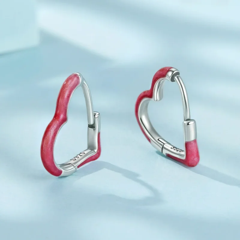 (zdjęcie do) Pandora Style 925 Srebrne Kolczyki z Czerwonym Sercem z Efektem Utlenienia - SCE - Wyświetl 4