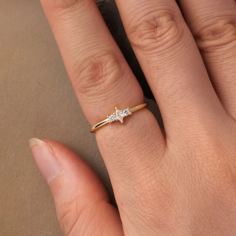 (zdjęcie do) Pandora Style 925 Srebrna Pierścionek z Cyrkoniami w Kształcie Łezki - Pozłacany - Wyświetl 7