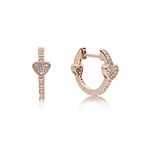 Kolczyki Intrygujące Serca, Pandora Rose (zdjęcie do) Kolczyki Intrygujące Serca, Pandora Rose