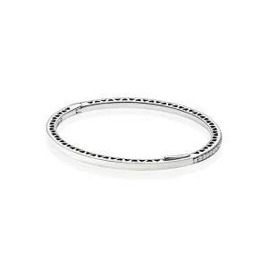(zdjęcie do) Srebrna bransoletka bangle w kolorze perłowym z cyrkoniami sześciennymi | PANDORA