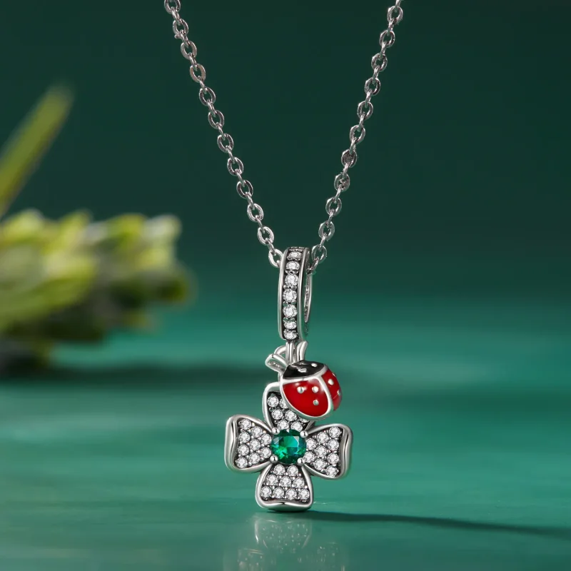 (zdjęcie do) Pandora Styl Szczęśliwy Czterolistna Koniczynka Żuczka Wisiorek Charm - SCC2523 - Wyświetl 2