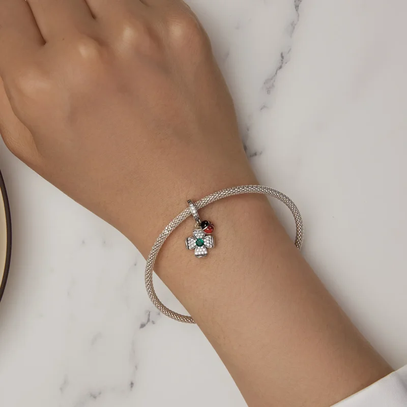 (zdjęcie do) Pandora Styl Szczęśliwy Czterolistna Koniczynka Żuczka Wisiorek Charm - SCC2523 - Wyświetl 5