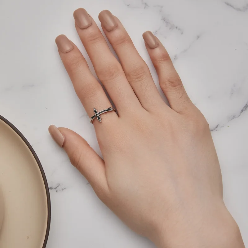 (zdjęcie do) Pandora Styl Wintage Krzyż Pierścionek - SCR930 - Wyświetl 6