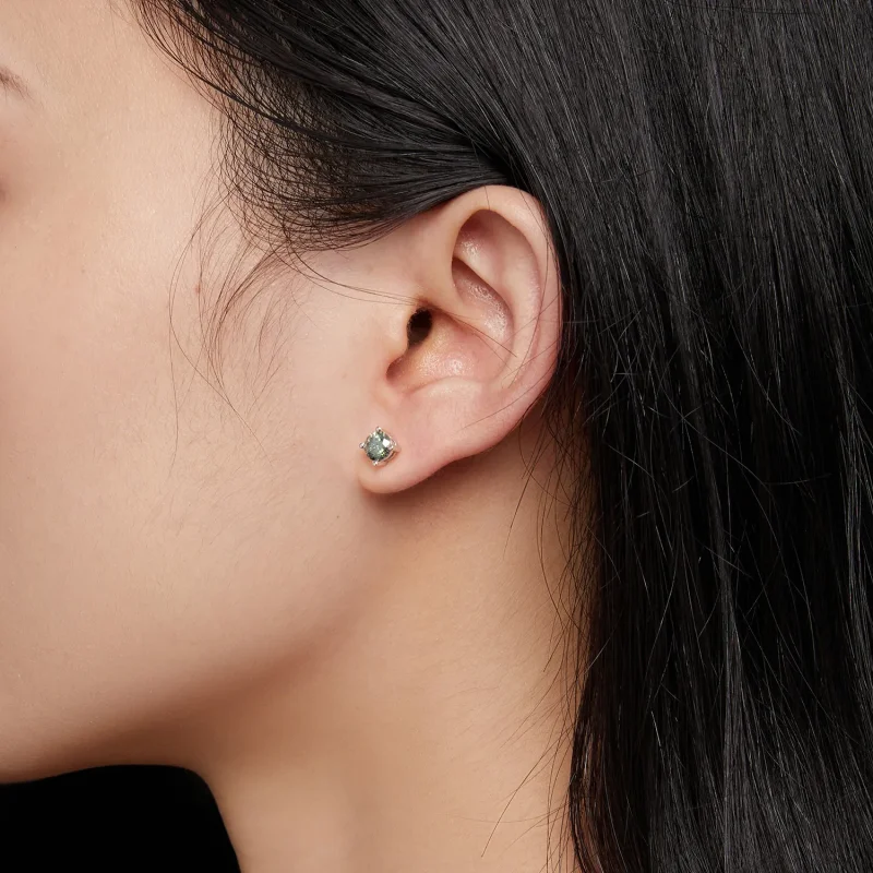 (zdjęcie do) Pandora Style 0.5 Karata kolczyki sztyfty z czterema zaciskami i moissanitem - M - Wyświetl 5