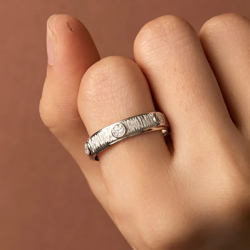 (zdjęcie do) Pandora Style Delikatny pierścionek na obrączkę z moissanitem dla mężczyzny - MS - Wyświetl 7
