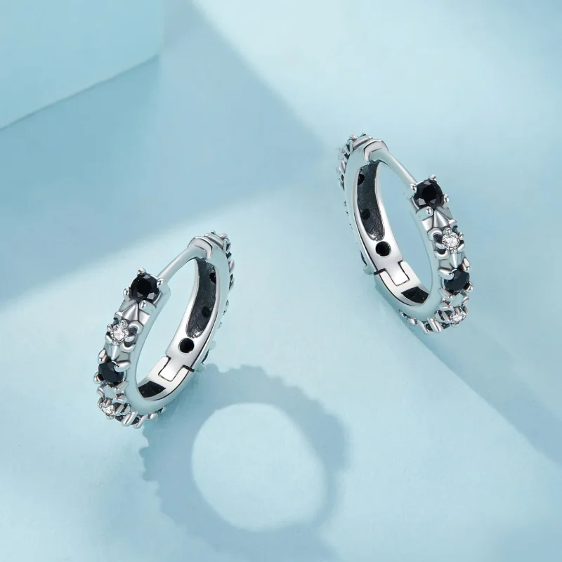(zdjęcie do) Pandora Style Iris Kolczyki na zawiasach - SCE1605-BK - Wyświetl 3