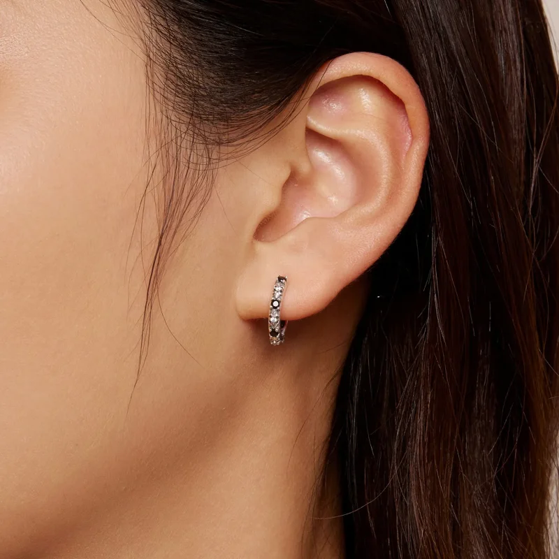 (zdjęcie do) Pandora Style Iris Kolczyki na zawiasach - SCE1605-BK - Wyświetl 7