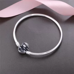 Srebrna bransoletka bangle Moments z zapięciem w kształcie serca - 596268 - Bransoletki PANDORA