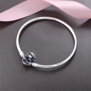 Srebrna bransoletka bangle Moments z zapięciem w kształcie serca - 596268 - Bransoletki PANDORA