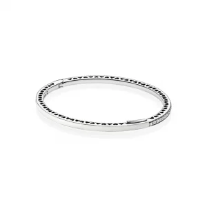 Srebrna bransoletka bangle w kolorze perłowym z cyrkoniami sześciennymi | PANDORA