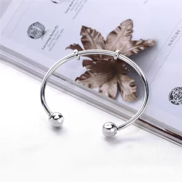 Srebrna otwarta bransoletka bangle Moments, wymienne końcówki - 596477 - Bransoletki PANDORA
