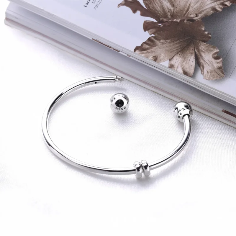 (zdjęcie do) Srebrna otwarta bransoletka bangle Moments, wymienne końcówki - 596477 - Br - Wyświetl 3