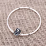 Srebrna bransoletka bangle ESSENCE - Pandora PL