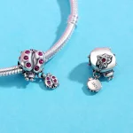 Charms Typu Pandora Biedronka z dzieckiem - SCC364