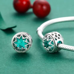 Charms Typu Pandora Romantyczne szmaragdowe płatki śniegu - SCC308