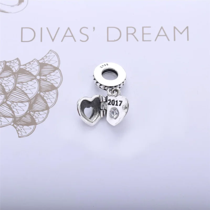 (zdjęcie do) Charms Klubu PANDORA 2017, 0.01ct TW h/vs diamond - 792092D - Charmsy | PANDORA - Wyświetl 2