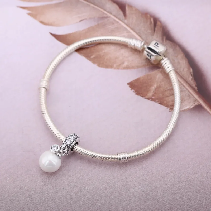 (zdjęcie do) Zawieszka Promienna Elegancja - Pandora PL - Wyświetl 2