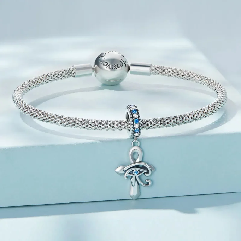 (zdjęcie do) Zawieszka Typu Pandora Oko Horusa na krzyżu - SCC2371 - Wyświetl 3