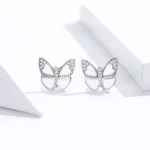 Kolczyki sztyfty Typu Pandora Biały motyl - SCE876