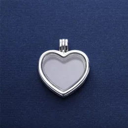 Petite Memories z otwieranym medalionem w kształcie serca | PANDORA