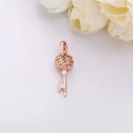 Zawieszka Klucz Regal, Pandora Rose