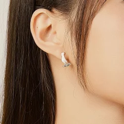 Kolczyki sztyfty Typu Pandora Niedźwiedź Polarny Na Pękającym Lodzie - BSE347