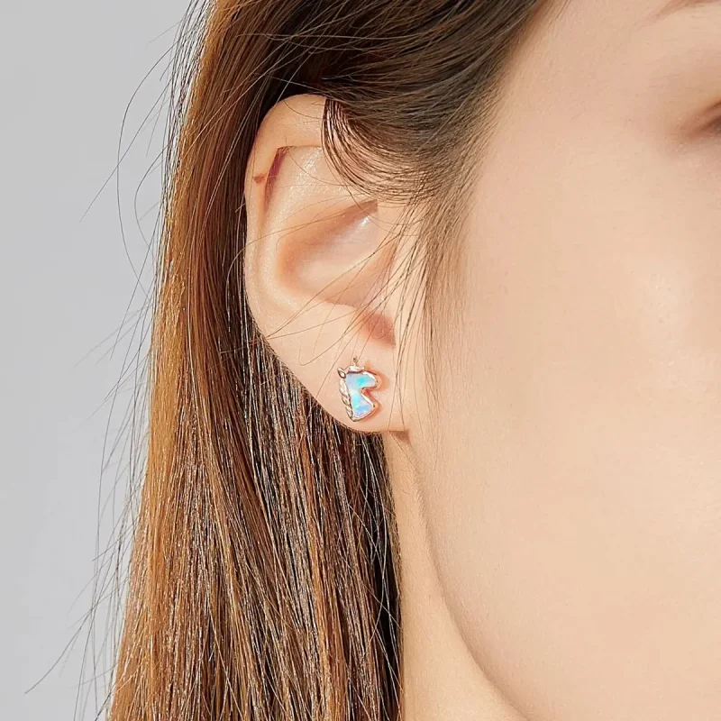 (zdjęcie do) Kolczyki sztyfty Typu Pandora Ocean Blue Opal Jednorożec - SCE815-C - Wyświetl 6