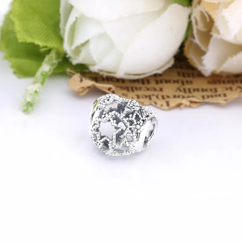 (zdjęcie do) Charms Pandora Ażurowe Serce i zroszony gwiazd 798462C00 - Wyświetl 2